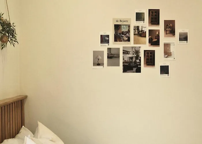 4 Minutes On Foot From Sinchon Station, Hongdae, Hapjeong, Myeongdong Near Daiso And Department Stores 2 And 1 Bathroom, Luggage Storage 아파트 서울특별시