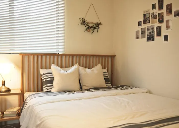 아파트 4 Minutes On Foot From Sinchon Station, Hongdae, Hapjeong, Myeongdong Near Daiso And Department Stores 2 And 1 Bathroom, Luggage Storage