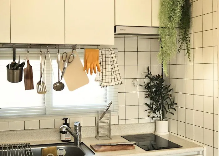 아파트 4 Minutes On Foot From Sinchon Station, Hongdae, Hapjeong, Myeongdong Near Daiso And Department Stores 2 And 1 Bathroom, Luggage Storage *