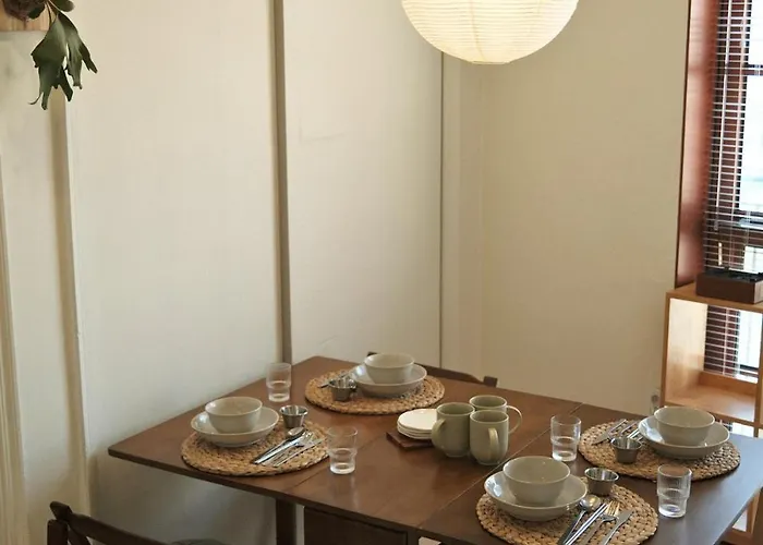 4 Minutes On Foot From Sinchon Station, Hongdae, Hapjeong, Myeongdong Near Daiso And Department Stores 2 And 1 Bathroom, Luggage Storage 아파트 *