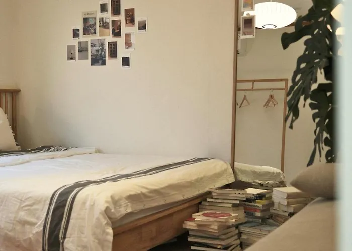 아파트 4 Minutes On Foot From Sinchon Station, Hongdae, Hapjeong, Myeongdong Near Daiso And Department Stores 2 And 1 Bathroom, Luggage Storage *
